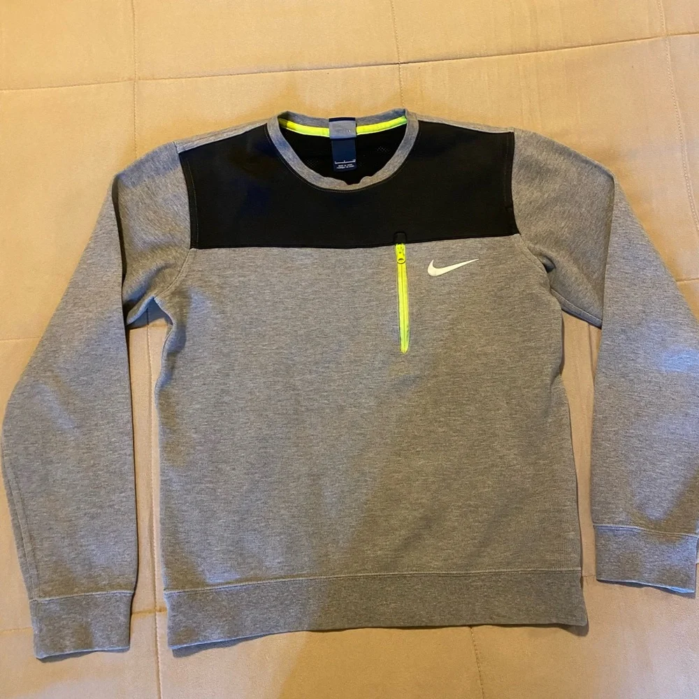 Nike Men's Gray and Black Crewneck Sweatshirt - Picture 1 of 3
